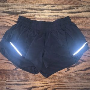 Lulu lemon hotty hot shorts size 4 black